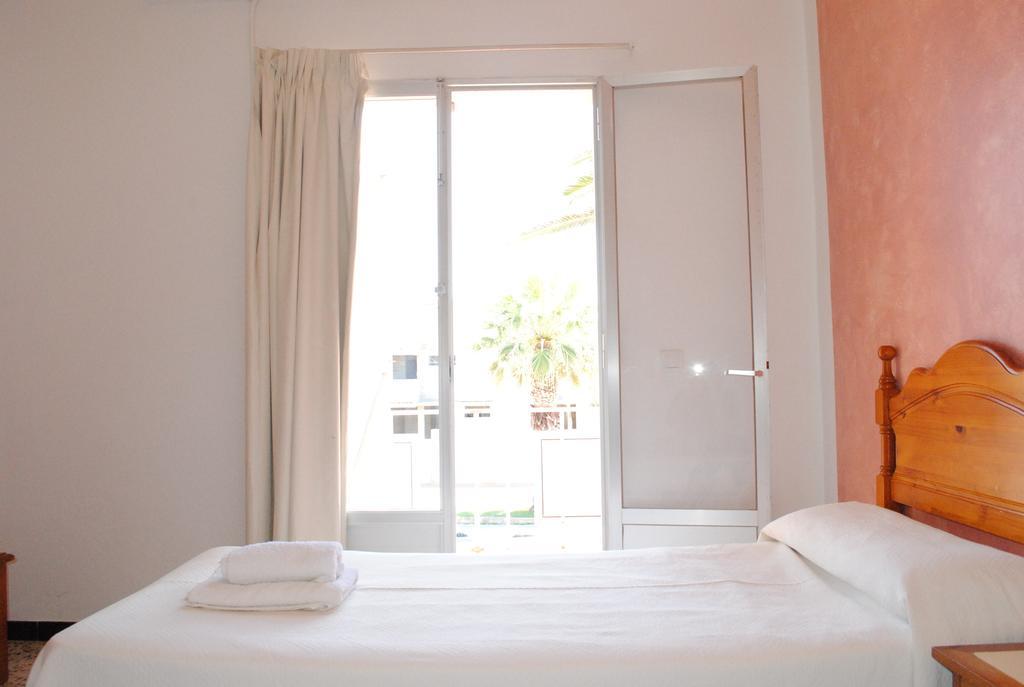 Hostal Paris Ciutadella Ciutadella  Room photo