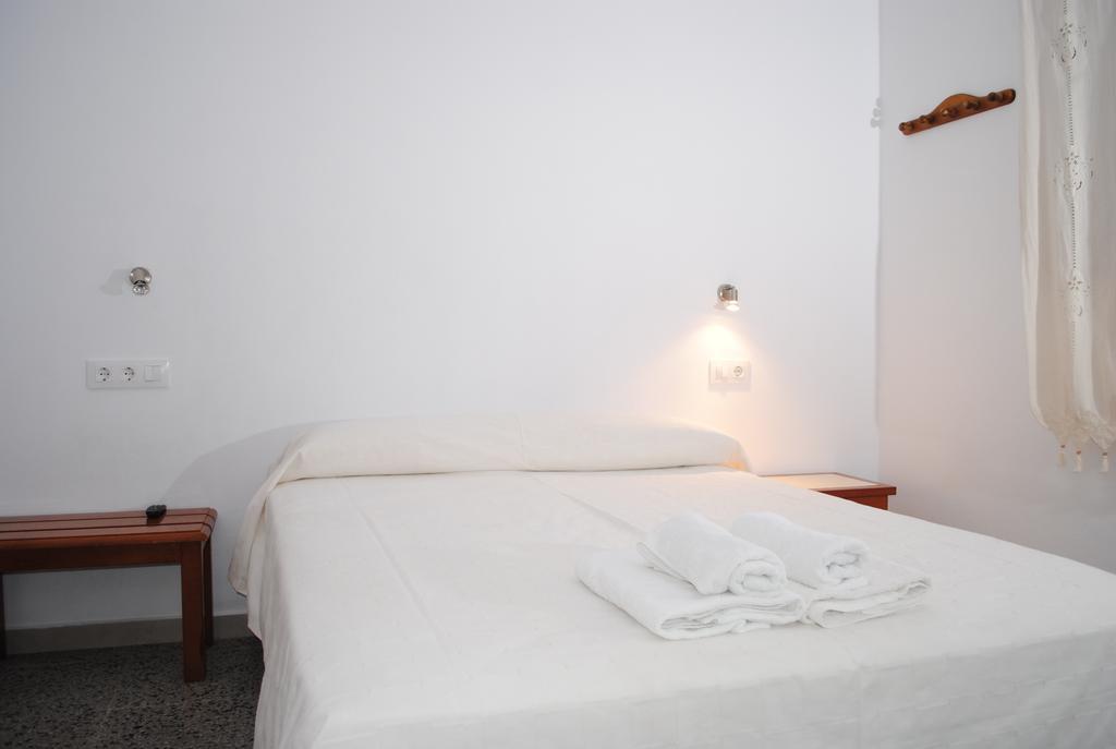 Hostal Paris Ciutadella Ciutadella  Room photo
